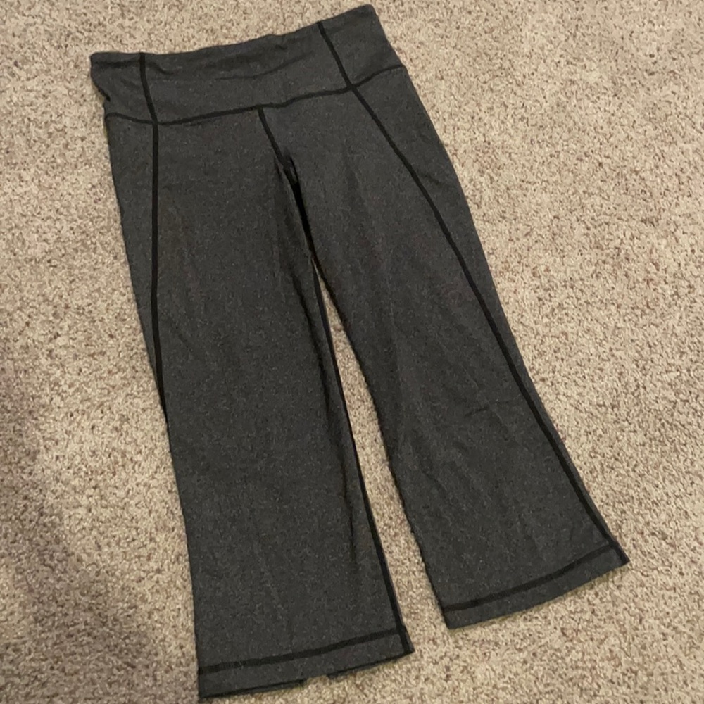 LULULEMON Capri Workout Pants EUC